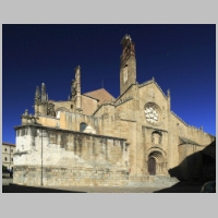 Catedral de Plasencia, photo Falk2, Wikipedia, Westseite, nur hier ist die alte Kathedrale nicht von Teilen der neuen eingeschlossen.jpg